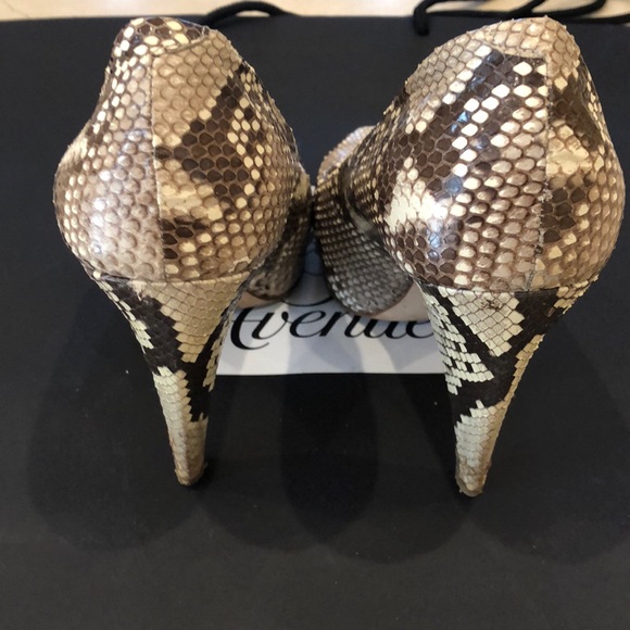 GORGEOUS Bally Python Pumps Size 8.5 - Picture 4 of 6
